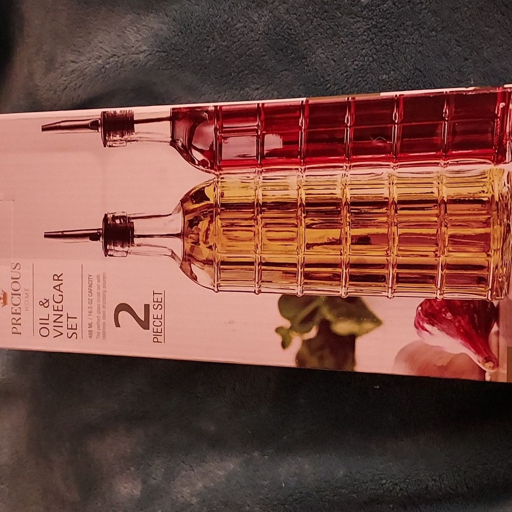 PRECIOUS HOME OIL & VINEGAR SET 488 ML/ 16.5 OZ CAPACITY The perfect glass